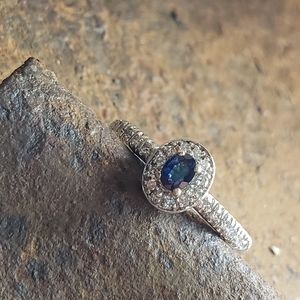 14K White Gold Natural Sapphire Ring